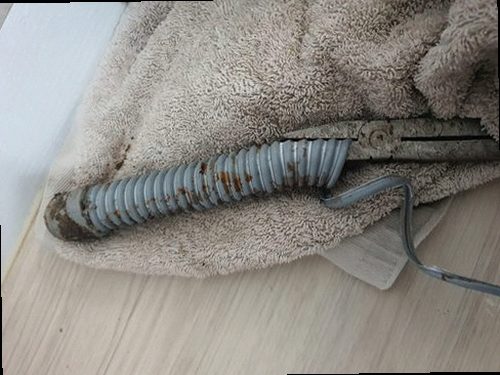해운대구 반여2동 하수구막힘 배수관 내부 오염과 물 고임 상태를 확인하는 현장 점검 모습